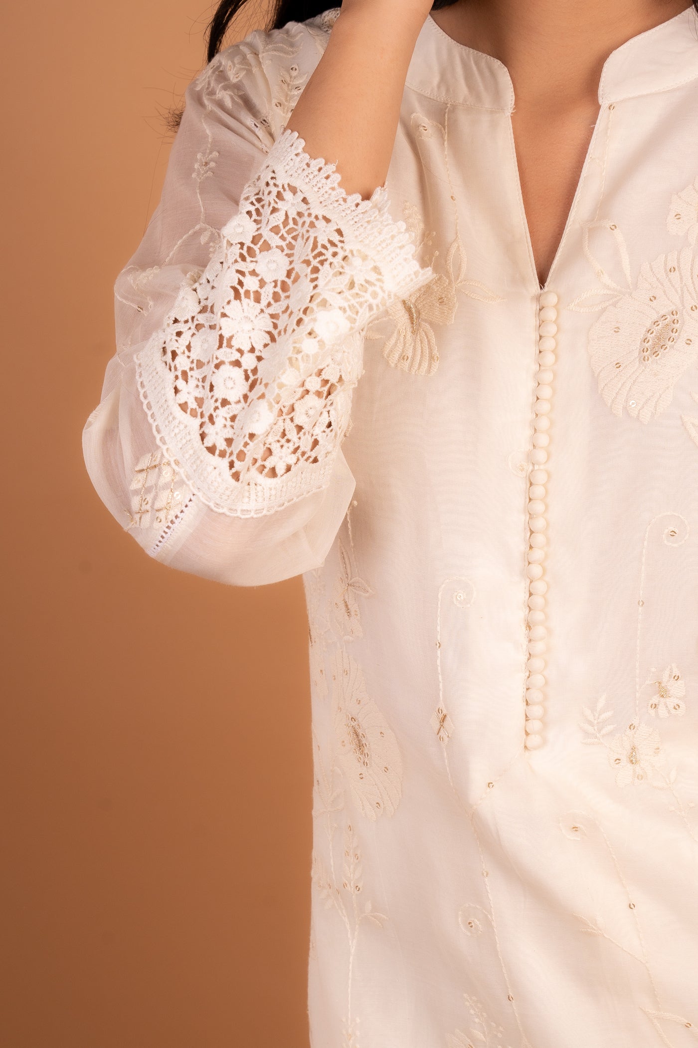 Elegant Off‑White Embroidery Kurta set