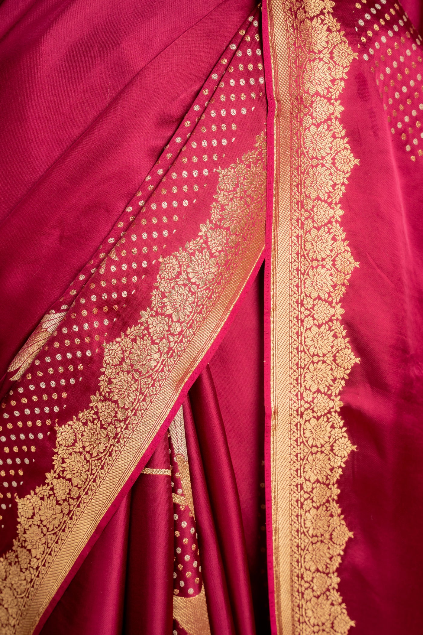 Wine Purple Motif Mashru Silk Saree

 (RTS)