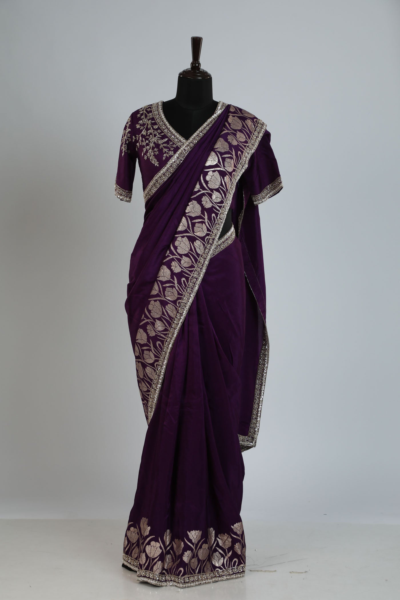 Banarasi munga silk saree with readymade blouse.