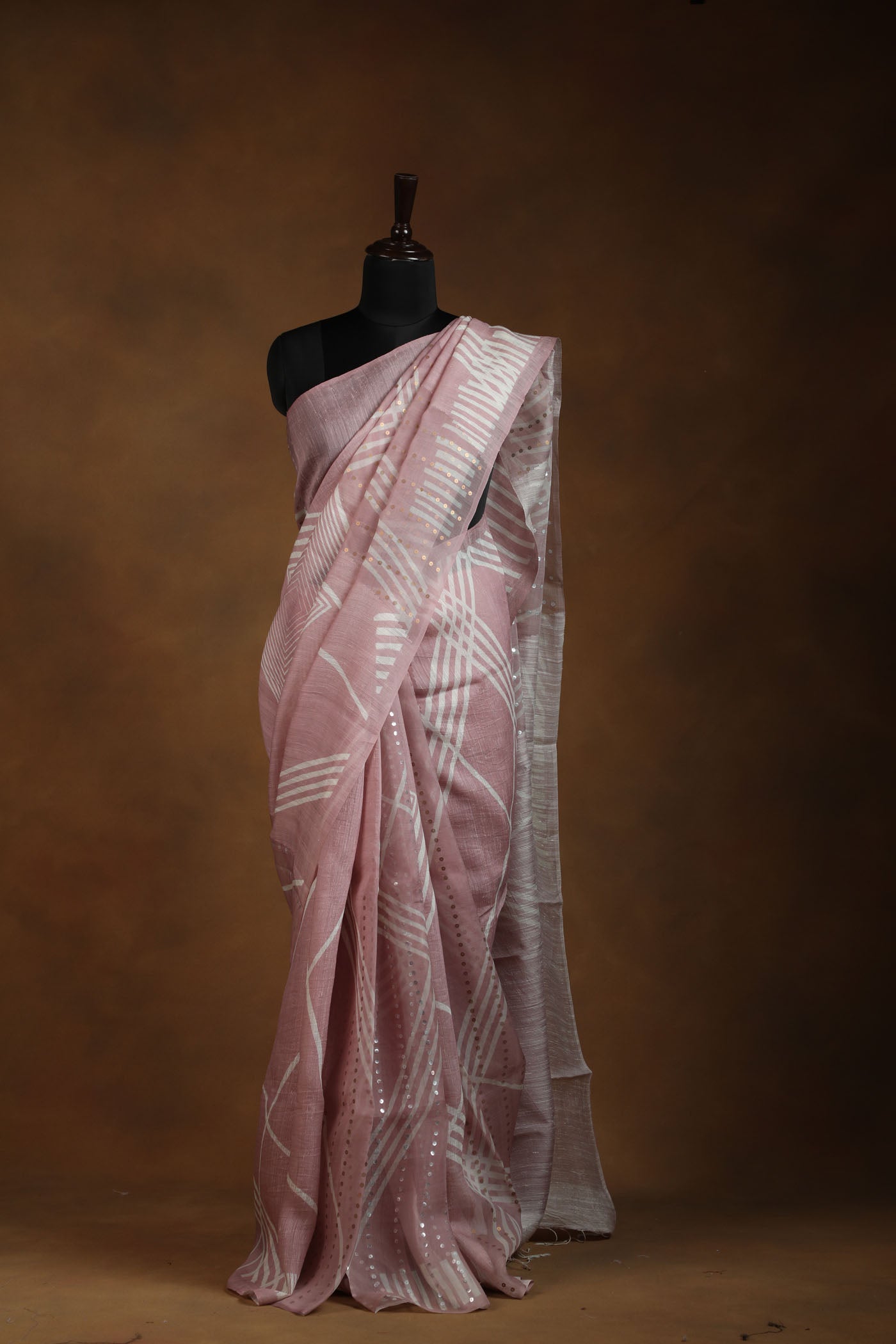 Chic Onoin pink Geometric Saree with Sequin Embellishments