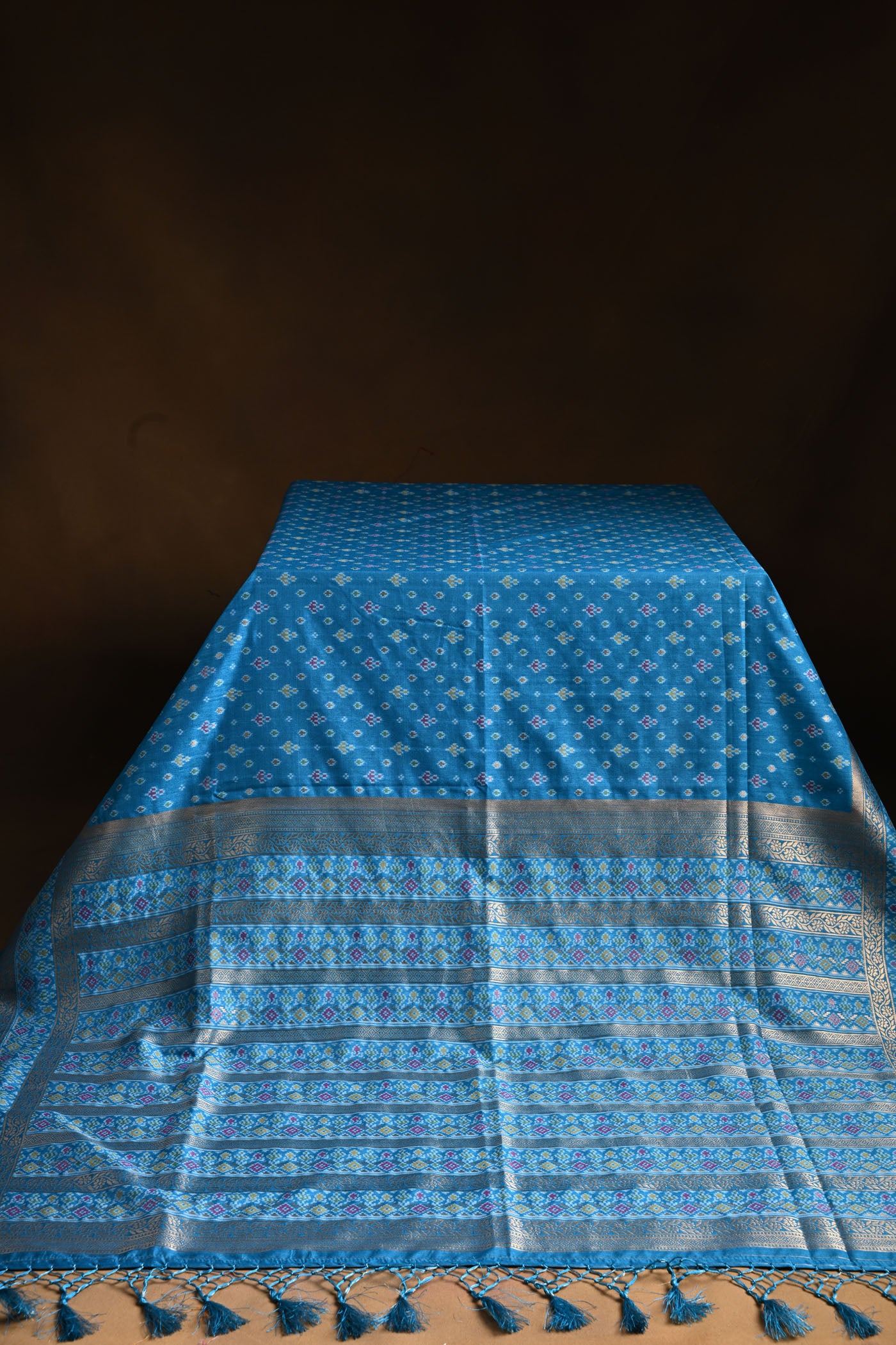 Blue Cotton Silk  Weave Saree With Gold Zari Border & Pallu.