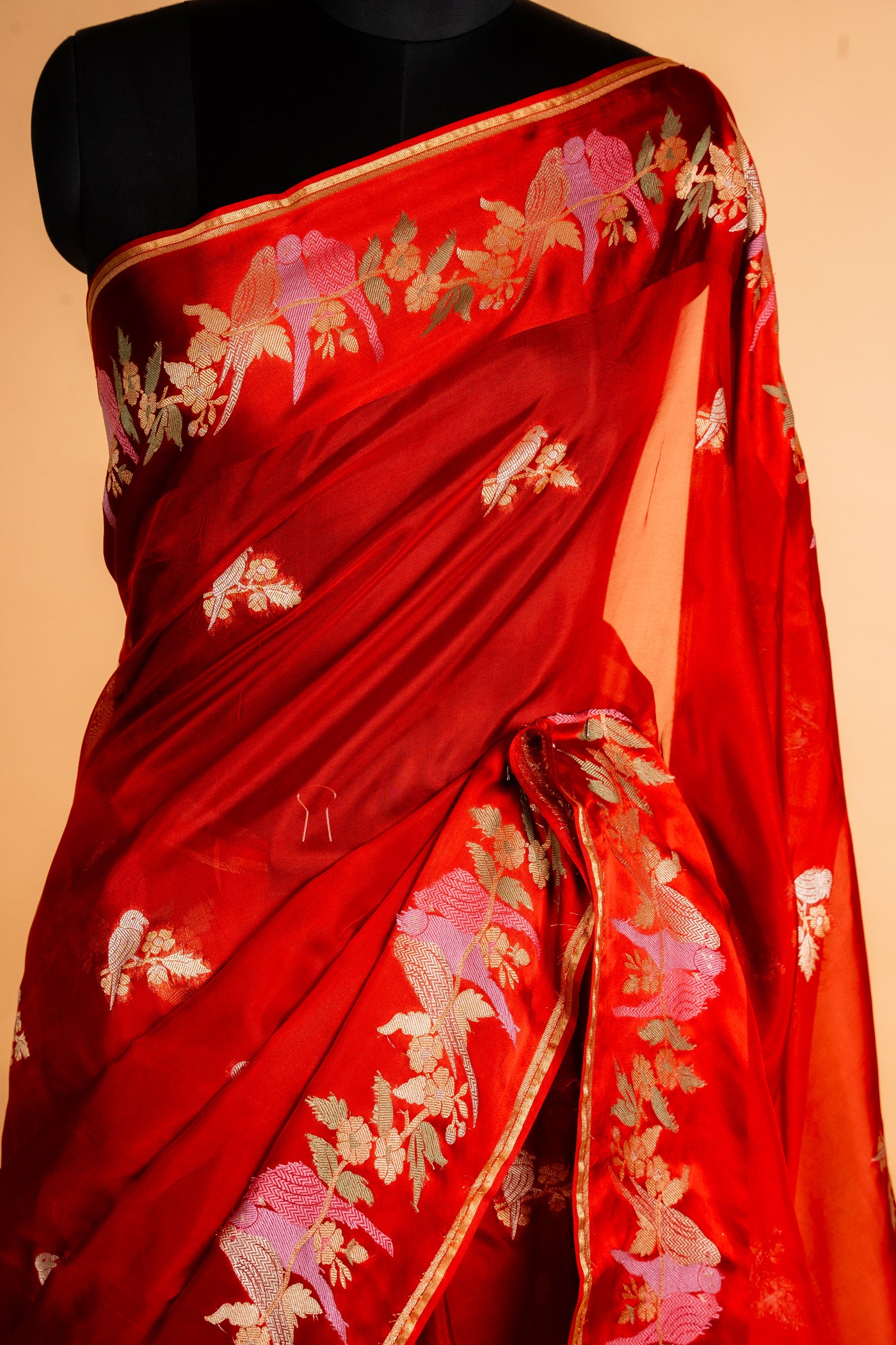 Maroon Shikargah Kora Silk Saree

 (RTS)